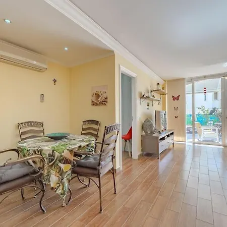 Appartement Sea Breeze And Rustic Terrace Charm